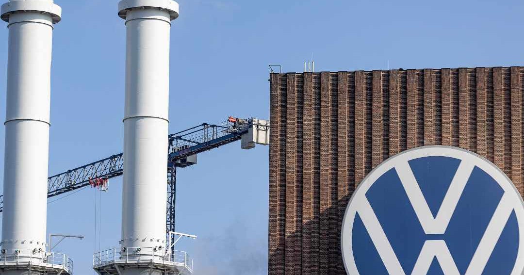Volkswagen evalúa transformar planta en Alemania para producir componentes de defensa