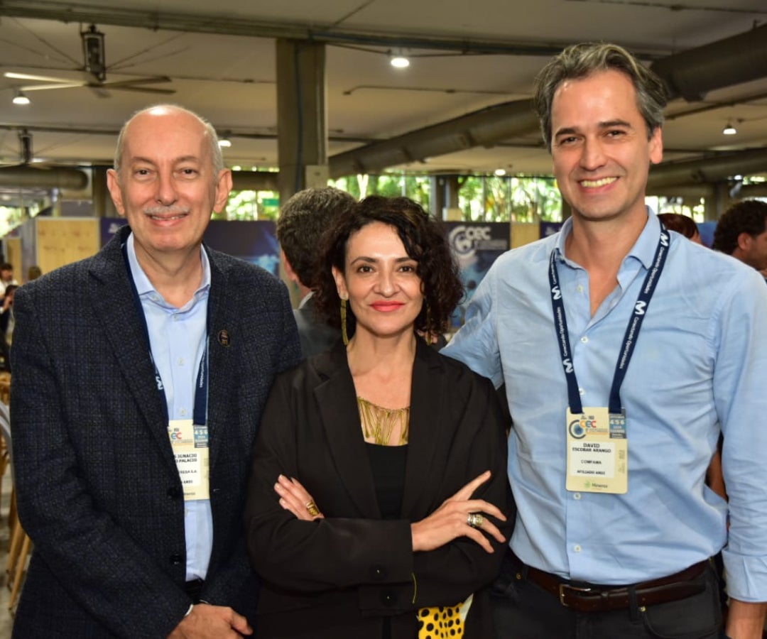 Carlos Ignacio Gallego, presidente de Grupo Nutresa; Claudia Restrepo, rectora de Eafit; y David Escobar, director de Comfama