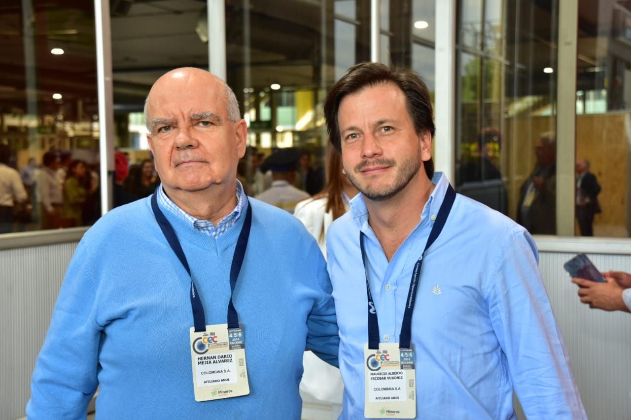Hernán Darío Mejía Álvarez, de Colombina; y Mauricio Escobar Vukonic, vpte corporativo de Marketing de Colombina.