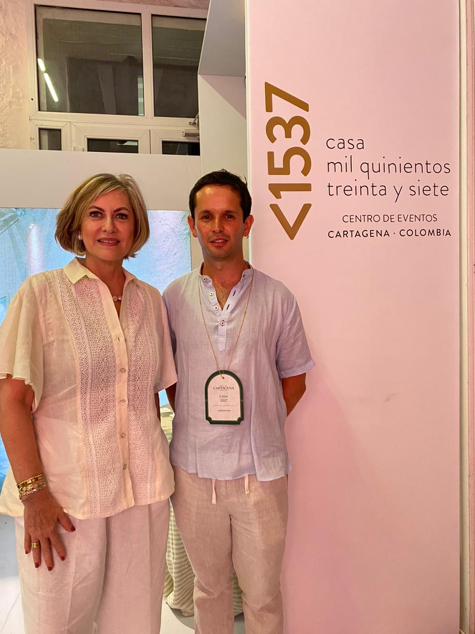 Carmen Otero, miembro del comité organizador del Wedding Fórum 2024, y Alejandro Ochoa, gerente de la Casa 1537