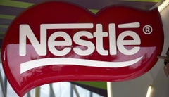 Nestlé no explicó por qué se retiraba de la alianza, pero afirmó que seguiría trabajando para reducir las emisiones de gases de efecto invernadero Nestlé no explicó por qué se retiraba de la alianza, pero afirmó que seguiría trabajando para reducir las emisiones de gases de efecto invernadero