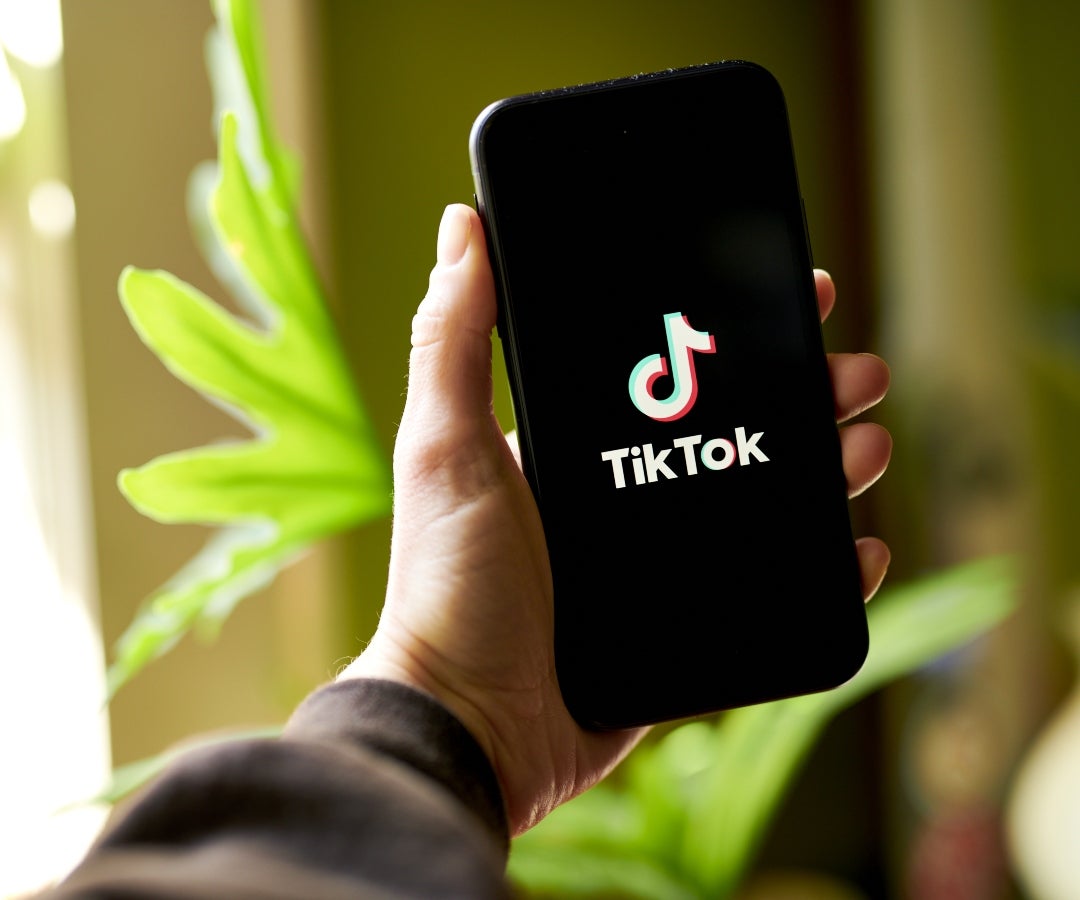 Tiktok fuente de noticias para adultos estadounidenses