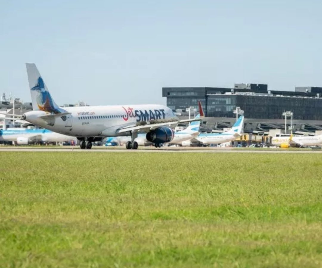 El paro aeronáutico es una medida de los empleados estatales de la Anac