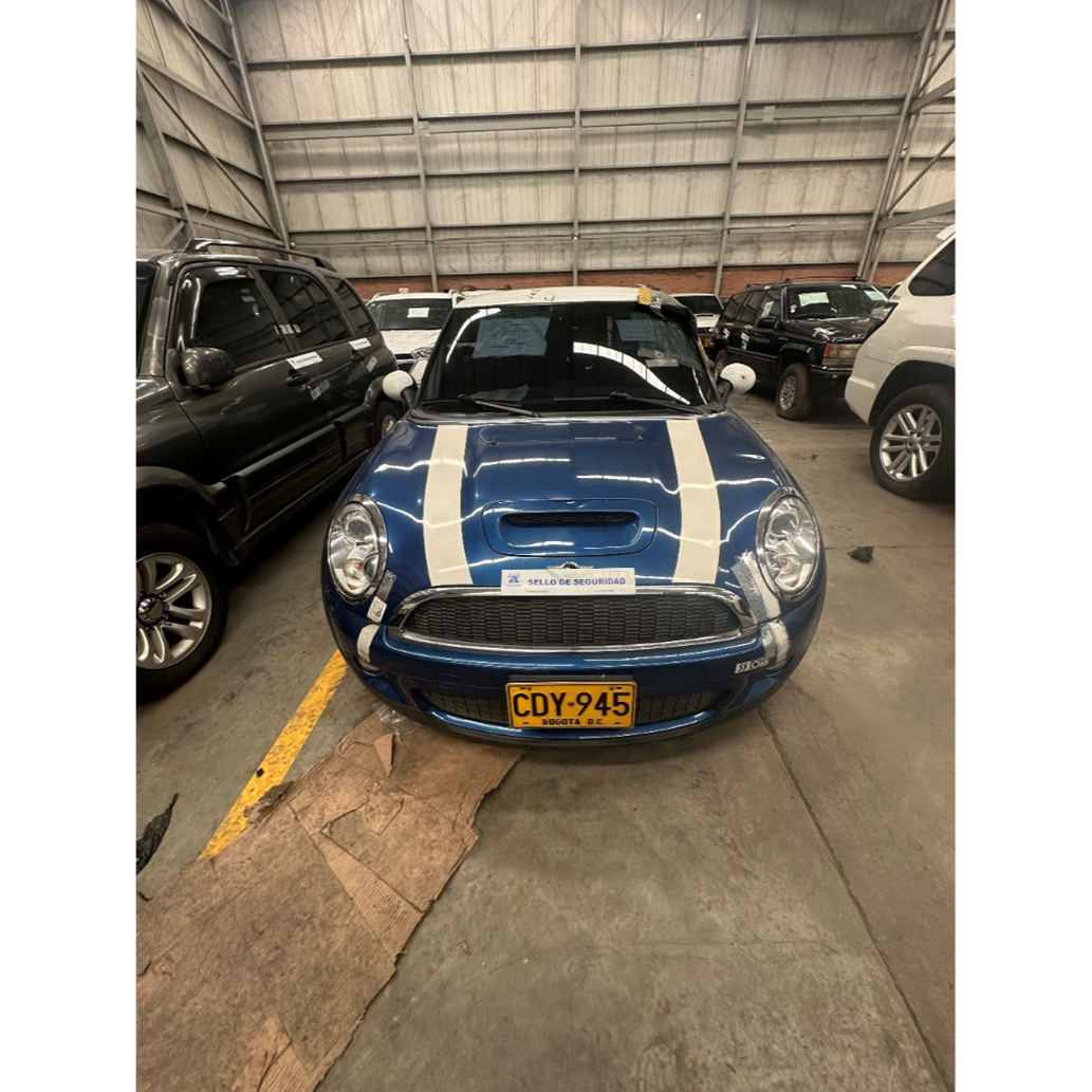 Mini Cooper en subasta pública de la Dian