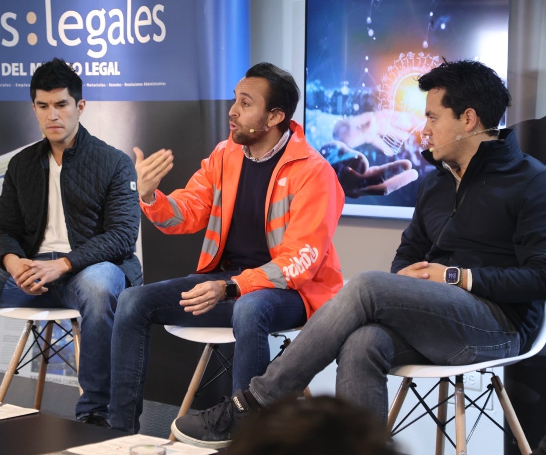 Iván Moncada, Head Digital Accounts de Mercado Libre; Sebastián Jaramillo, Head Retail Media and Innovation de Rappi; y Santiago Covelli, CEO de Lulo Bank.