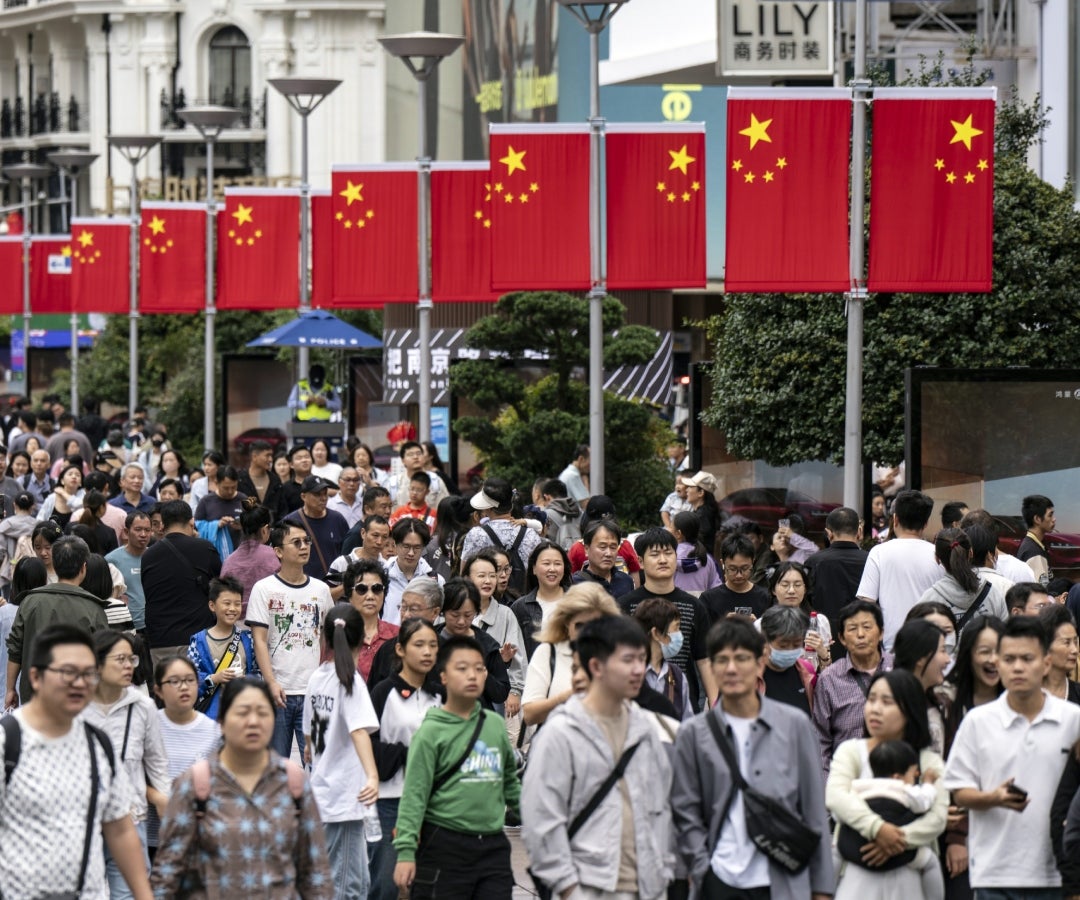 En la sesión del martes, el volumen de negocios en Shanghái y Shenzhen alcanzó la cifra sin precedentes de US$486.000 millones.