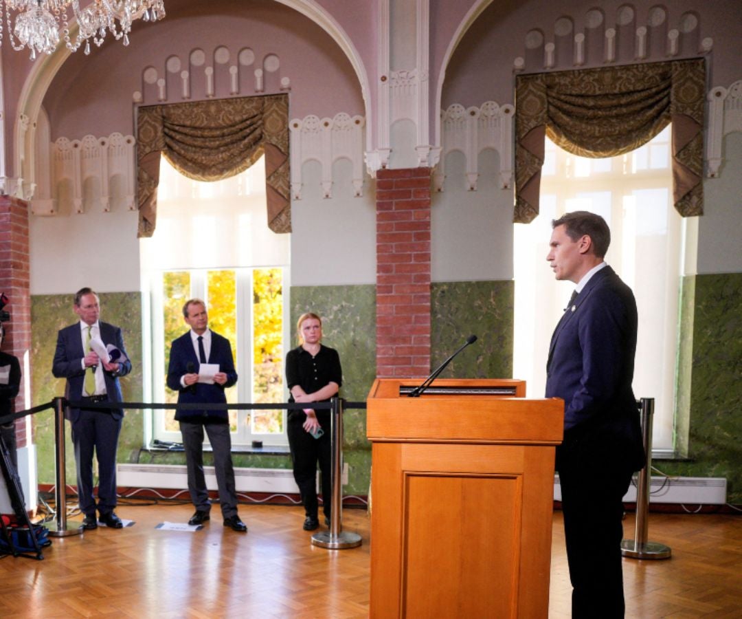 El jefe del Comité Noruego del Nobel, Joergen Watne Frydnes, anuncia el Premio Nobel de Paz 2024