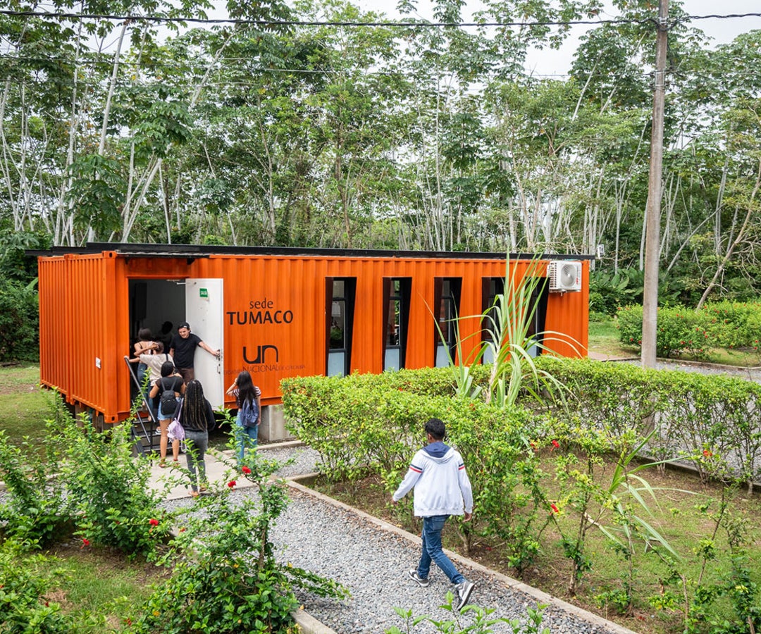 Vista general de un salón de clases de la Universidad Nacional en Tumaco