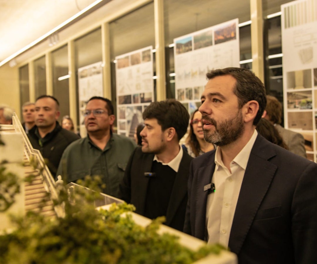 El alcalde Carlos Fernando Galán en un recorrido por el nuevo Centro Felicidad de Chapinero