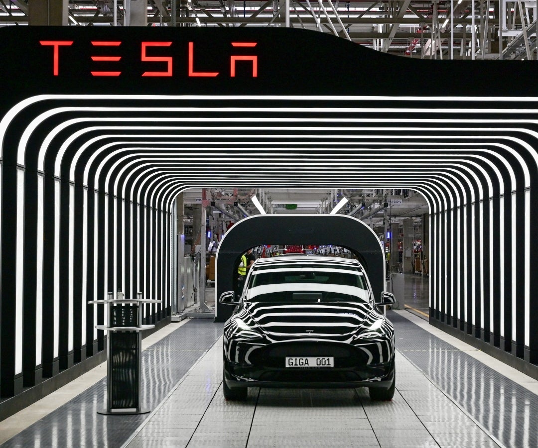 Las acciones de Tesla bajaban 0,5% antes del comienzo de las operaciones bursátiles