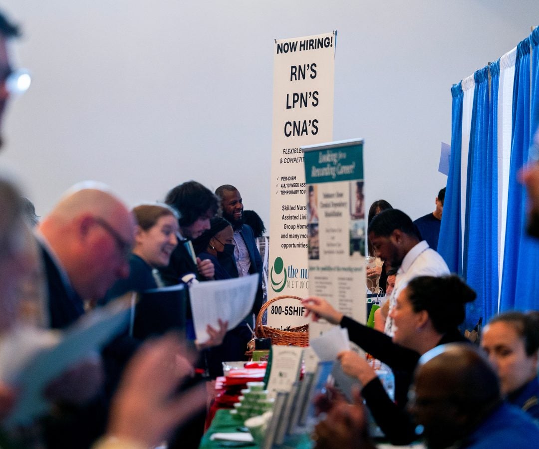 La tasa de desempleo cayó a 4,1% al terminar el año