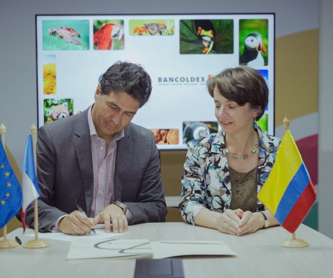 Javier Díaz Fajardo, presidente de Bancóldex y Marie-Hélène Loison, directora general adjunta de la AFD