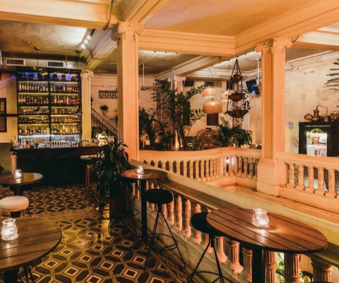 Este bar, entre los 10 mejores del mundo según The World’s 50 Best Bars 2024, es el lugar ideal para disfrutar de una experiencia única en Cartagena.