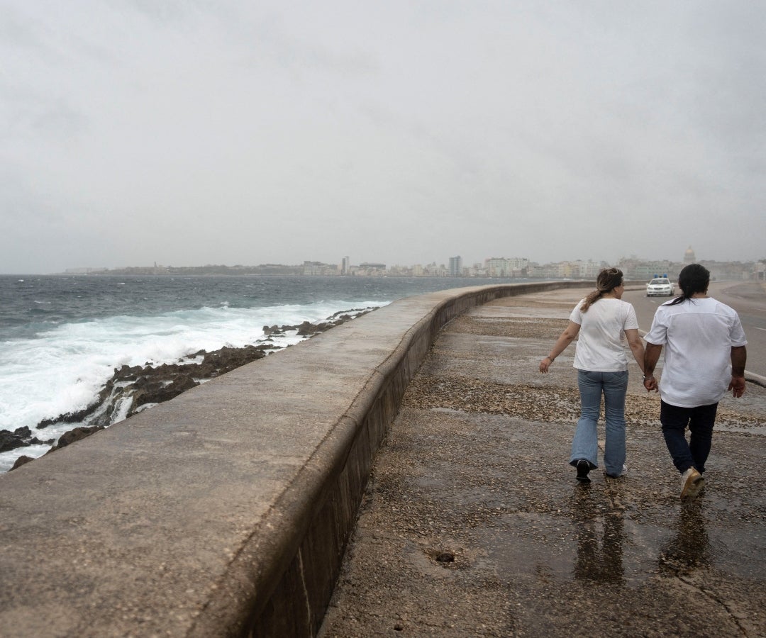 Cuba atraviesa otro apagón por el huracán Rafael