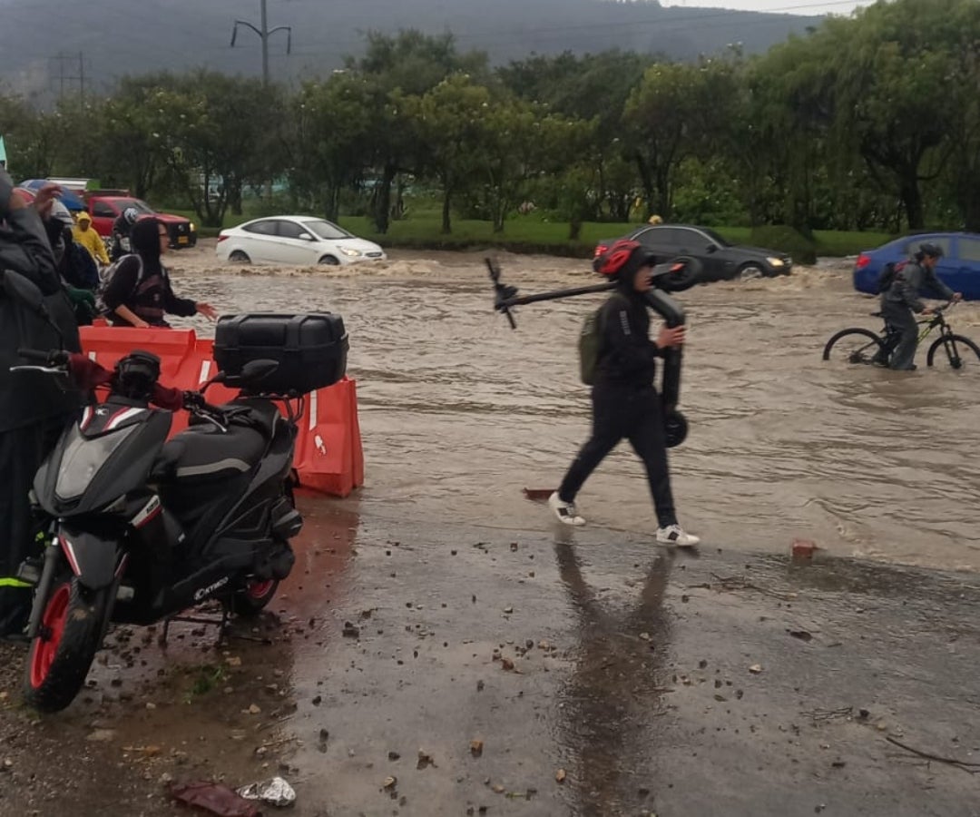 Bicicletas y patinetas eléctricas no pudieron usar el bicicarril