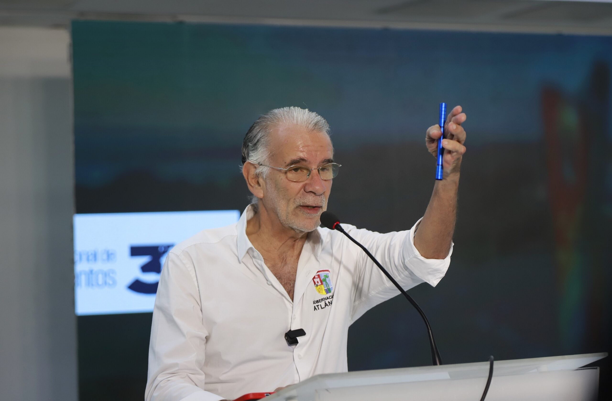 El gobernador del Atlántico, Eduardo Verano de la Rosa, en el foro 'Diálogos que suman por Colombia'/LR