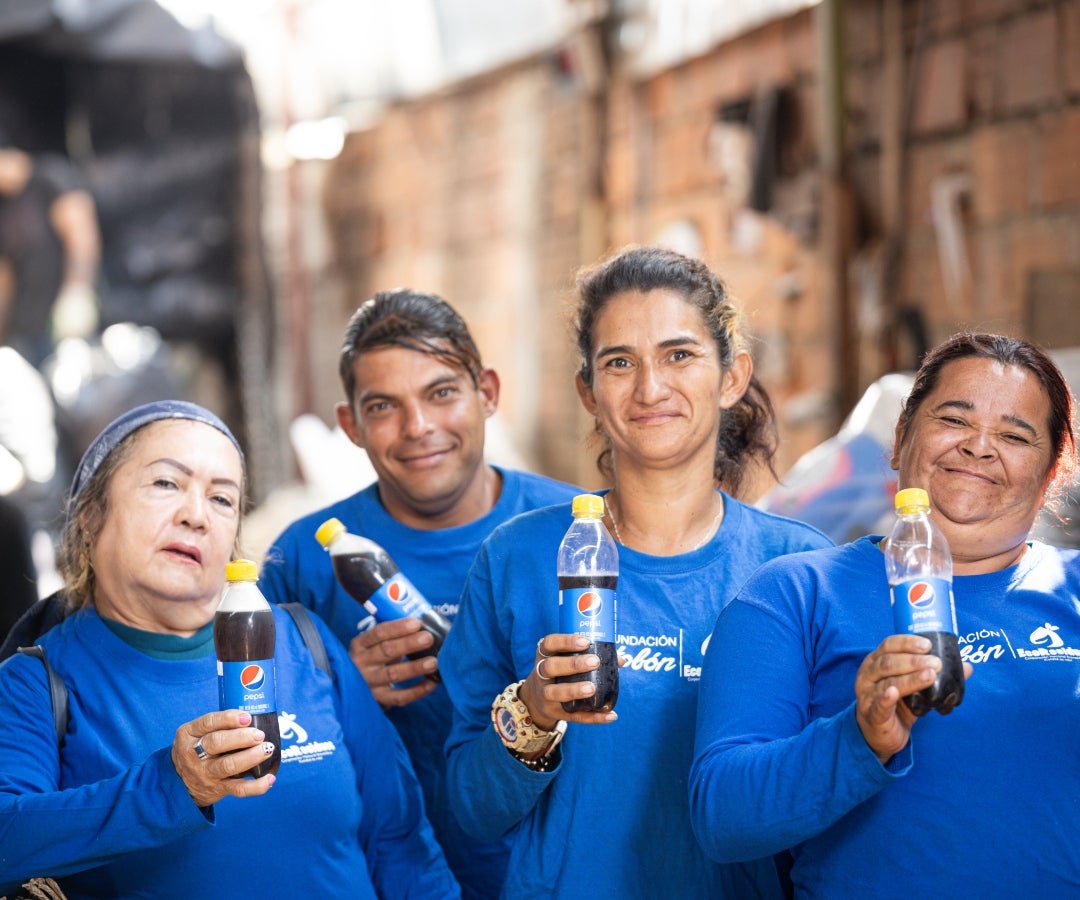 Faro Postobón llevará a 100 recicladores a partido de las eliminatorias