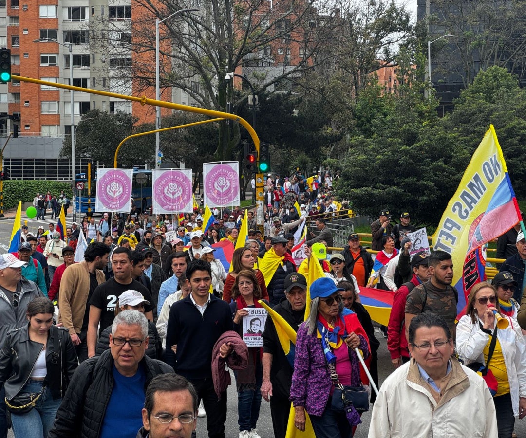 Vista general de las marchas de este sábado en Bogotá