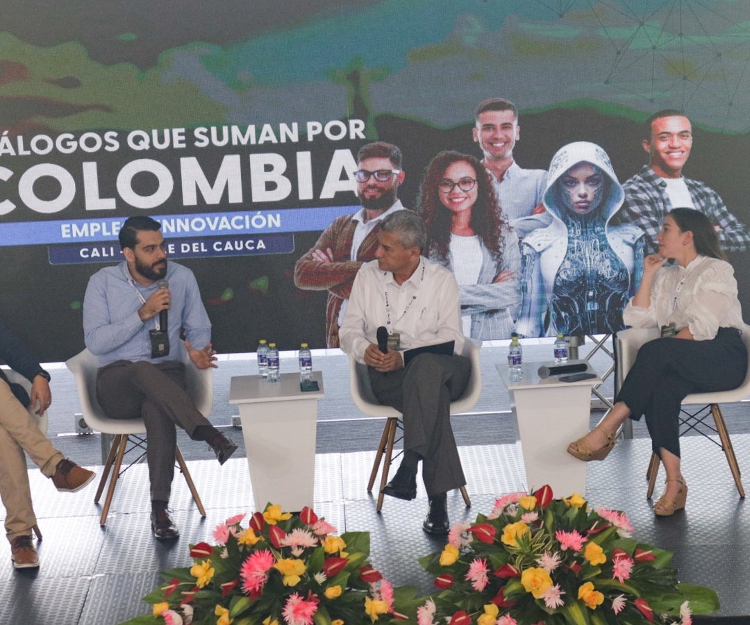 Adrián Zamora, director de Corpovalle, Mario José González, director de Innovación Social Carvajal y Mariana Caicedo, subdirectora Ejecutiva de ProPacífico