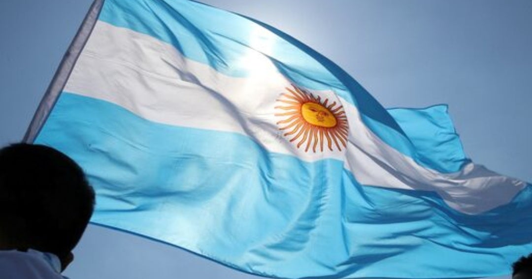 Bolsa argentina sube gracias a mejora de acciones energéticas y financieras