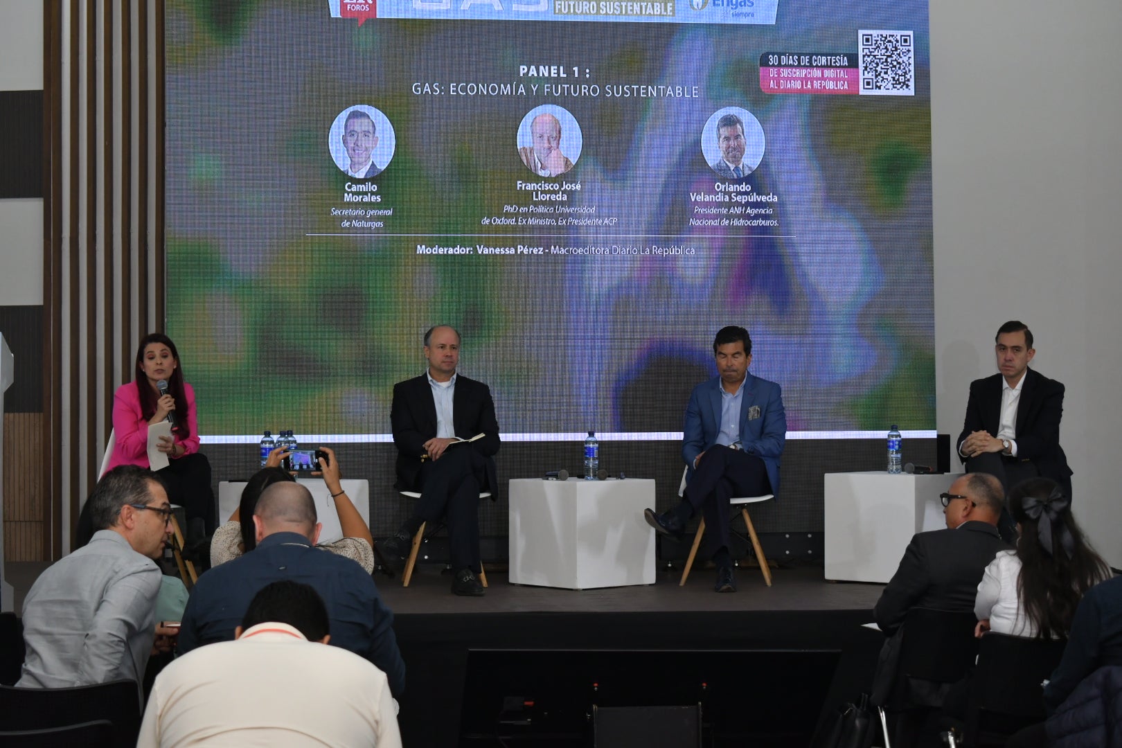 Francisco José Lloreda, expresidente de la ACP; Orlando Velandia Sepúlveda, presidente de la ANH; y Camilo Morales, secretario general de Naturgas.