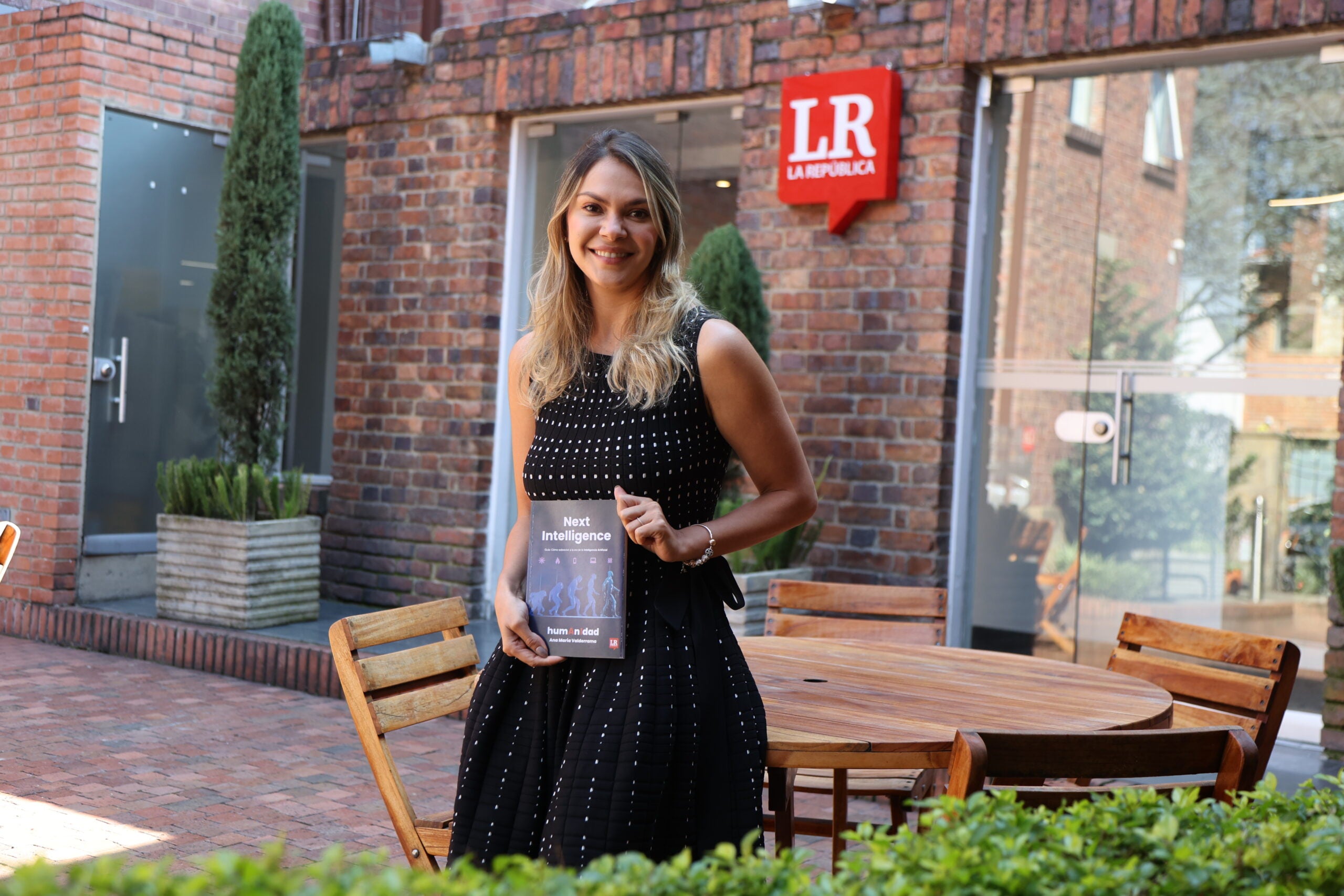 Ana María Valderrama, autora de "Next Intelligence"