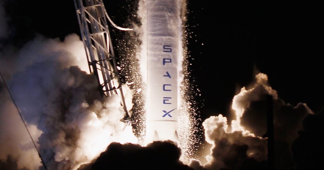 SpaceX fija precio de salida a bolsa que le permite levantar