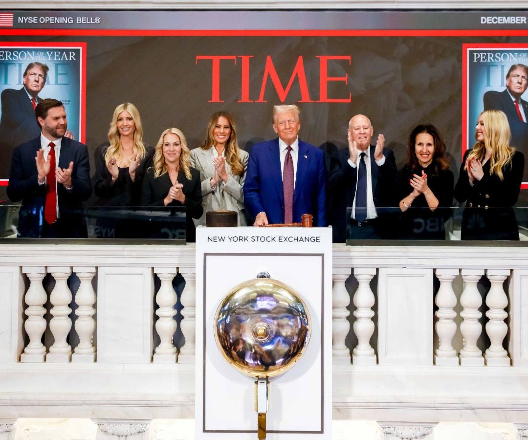 Donald Trump toca la campana del Nyse