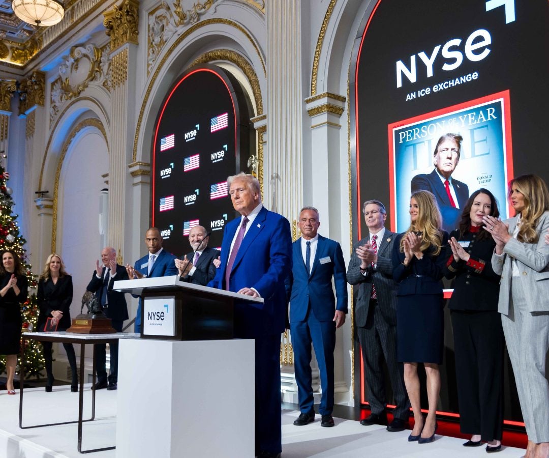 El presidente electo tocó la campana de apertura de la Bolsa de Valores de Nueva York