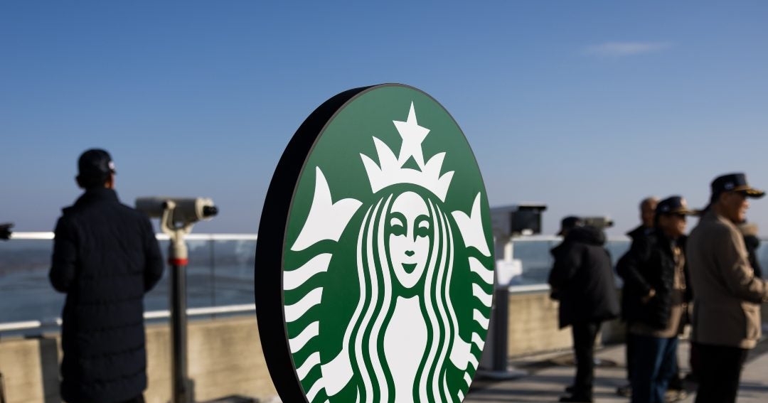 Starbucks está sopesando opciones en Japón, inclui
