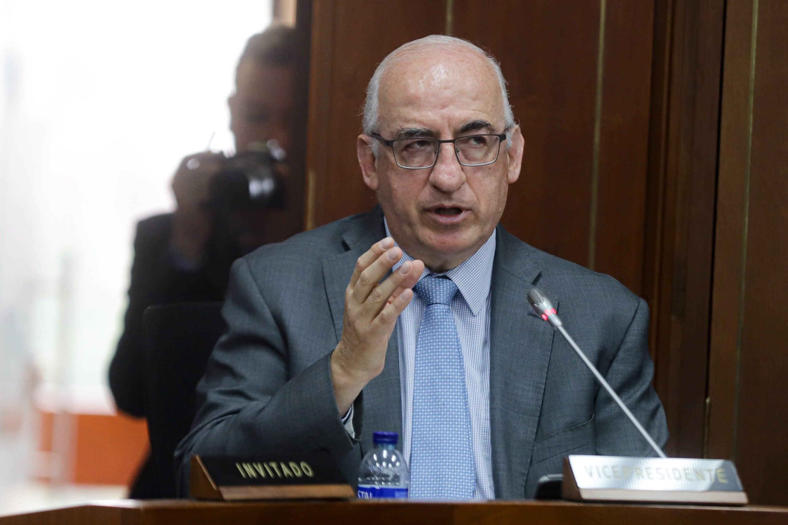 Reelección por unanimidad de Villar como gerente general del Emisor