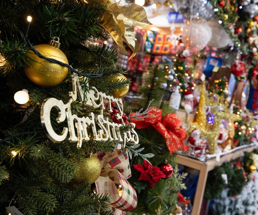 Merry Christmas LR Quejas más comunes durante navidad: cómo prevenir conflictos en la mesa navideña