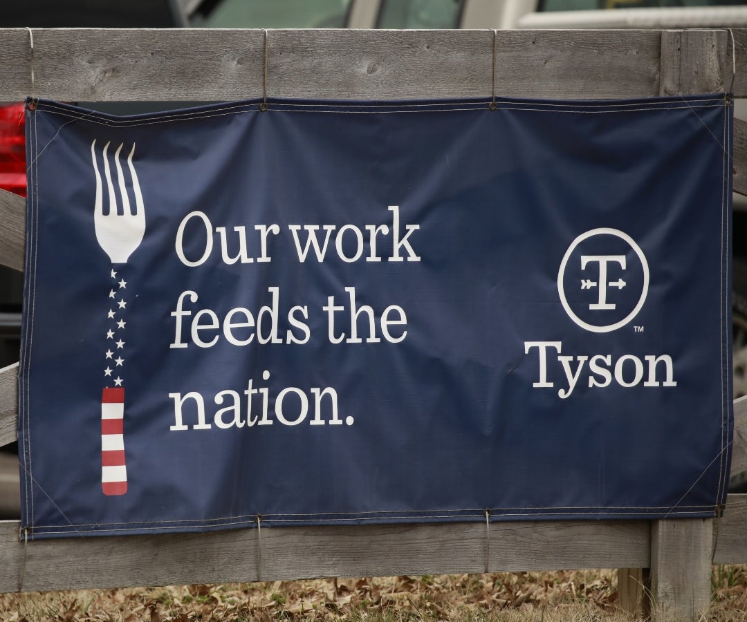 Tyson planea reiniciar planta de carne de Georgia en fases después del incendio