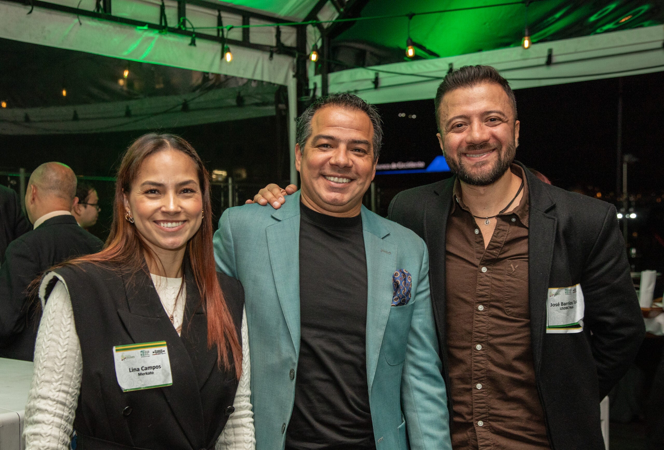 Lina Campos, key account manager de Merkato; Mauricio Campos, gerente de Merkato y Jose Barrios, representante de USA Dry Beans Council.