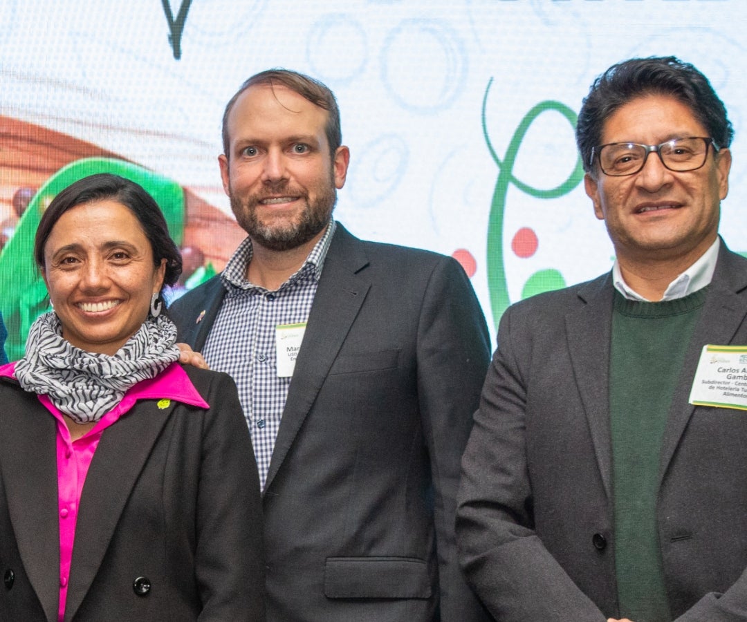 Ana María Salinas, especialista en Marketing de FAS-Usda Colombia; Mark Rosmann, agregado agrícola de FAS-Usda Colombia y Carlos Arturo Gamba, subdirector del Centro Nacional de Hotelería, Turismo y Alimentos del Sena.