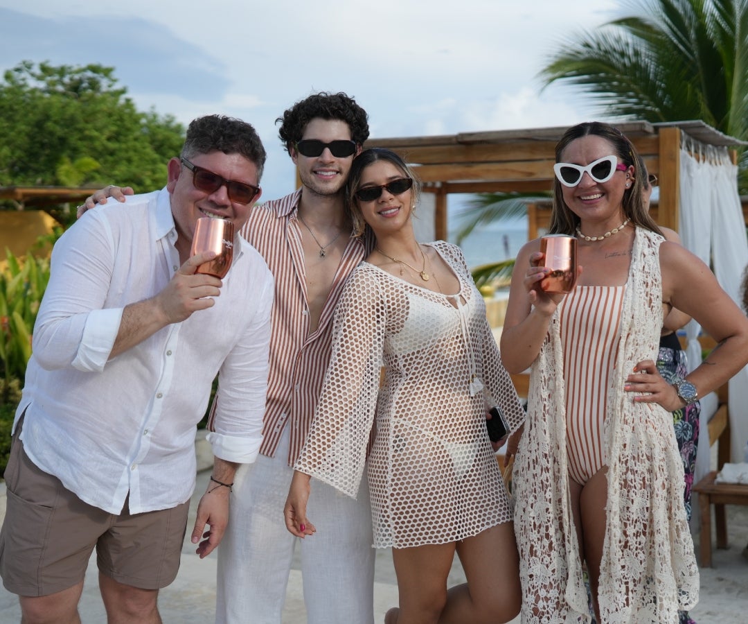 Juan David Vergara, manager de Gusi; Eliécer Quiroz, influencer; y Natalia Vega, influencer, estuvieron entre los asistentes a la fiesta.