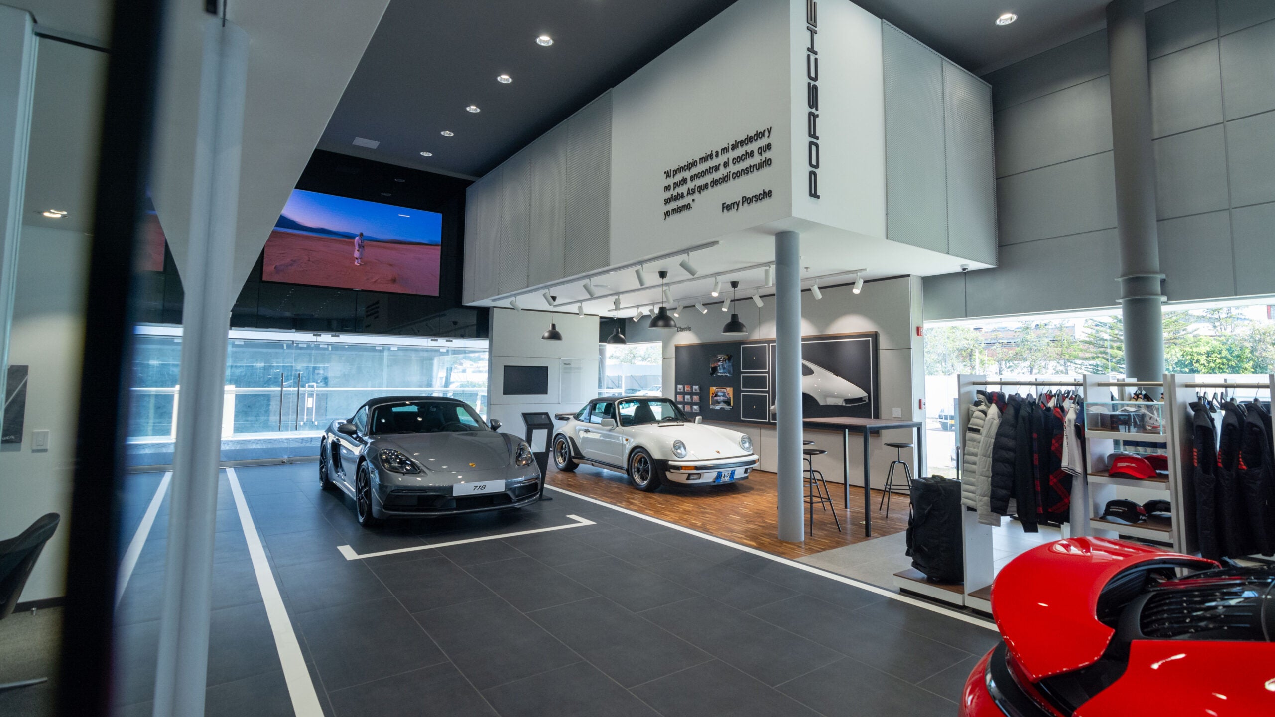 El nuevo Porsche Center Destination costó $6.000millones; la marca dijo que será ideal para la atención al cliente/Porsche