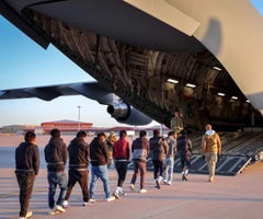 Primer vuelo de migrantes deportados en la era de Donald Trump