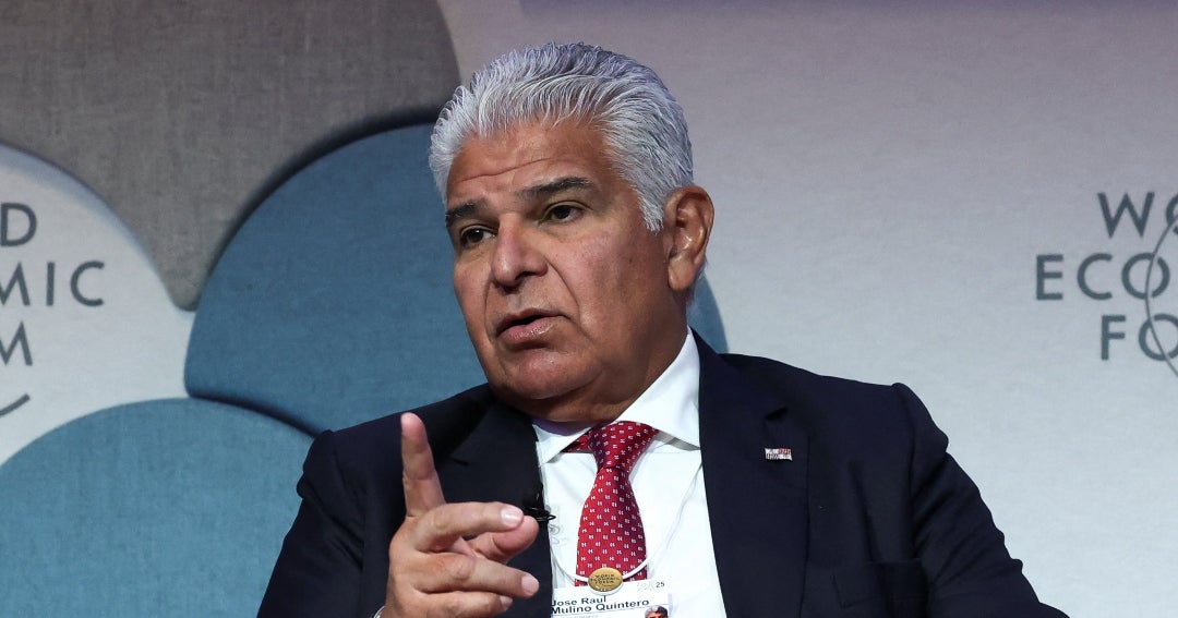 Mulino abre diálogo sobre taxis de lujo en medio de tensiones por regulación digital