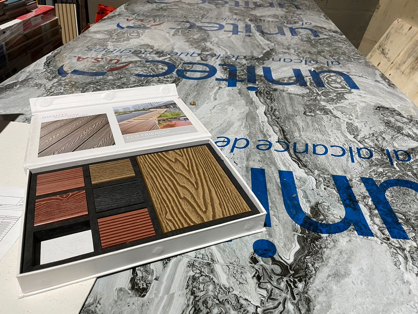 Muestras de Unitec en su bodega en Medellín