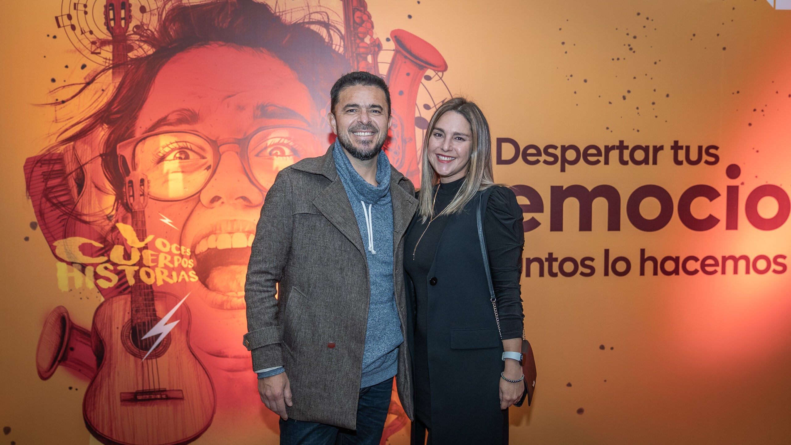 Diego Camargo, comediante; y Alexandra Ramírez, manager y productora.