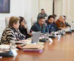 El presidente Gustavo Petro se reunió este viernes con Asofondos y cada uno de los presidentes de las AFP, para la comisión de cobro por el nuevo modelo del sistema pensional. El presidente Gustavo Petro se reunió este viernes con Asofondos y cada uno de los presidentes de las AFP, para la comisión de cobro por el nuevo modelo del sistema pensional.