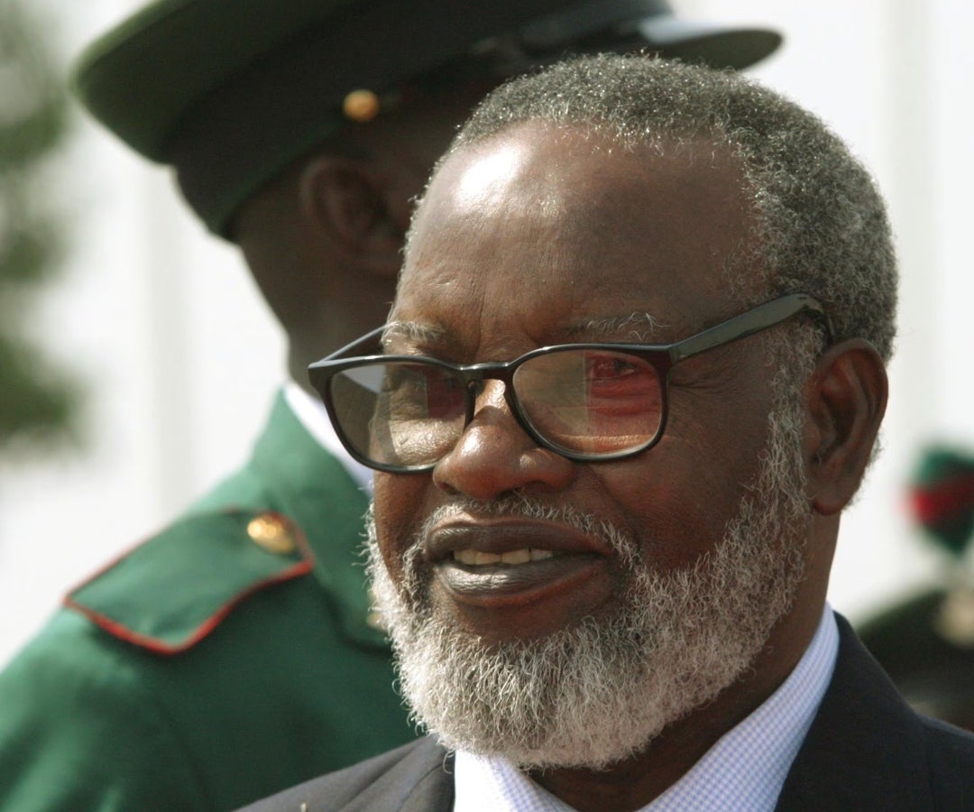 Sam Nujoma, ex trabajador ferroviario que fue presidente de Namibia durante 15 años tras liderar la lucha por la independencia de la nación rica en diamantes, falleció