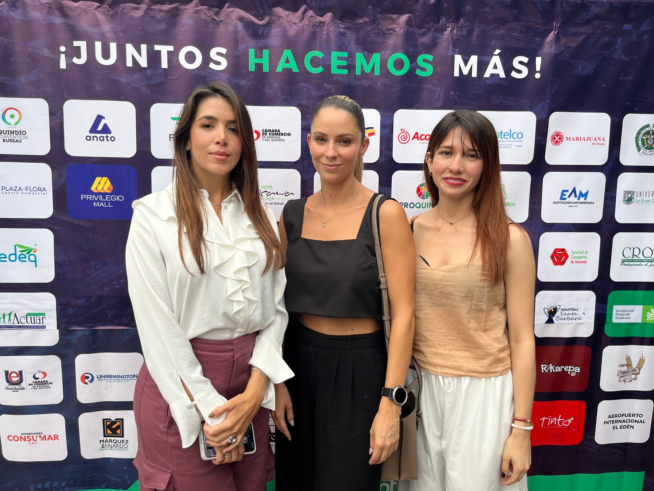 Andrea Concha, rectora de la Universidad EAM; Valeria Montero, directora ejecutiva de Cotelco Capítulo Quindío, y Natalia Gutiérrez, directora ejecutiva de Asobares Quindío.