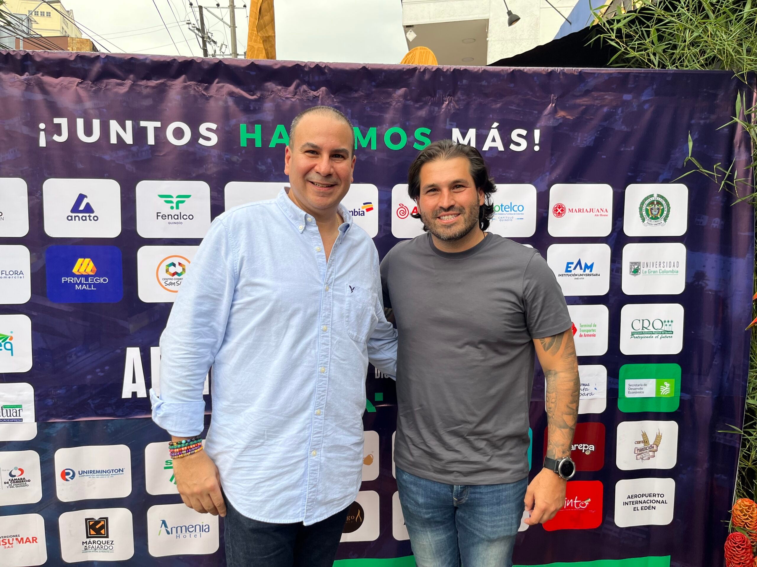 Mauricio Vega, alcalde nocturno de Pereira, y Andrés Valencia, presidente de Asobares Risaralda.