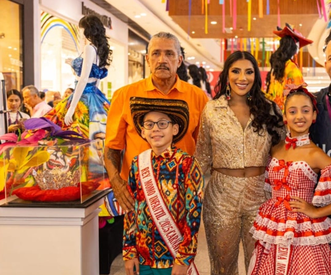 Edgar Blanco Maestre, director del Carnaval de la 44; Jesús David Maestre, rey Infantil del Carnaval de la 44; Natalya Ruiz Blel, reina del Carnaval de la 44/2024; y Daniela Sofía Chapman, reina infantil del Carnaval de la 44.