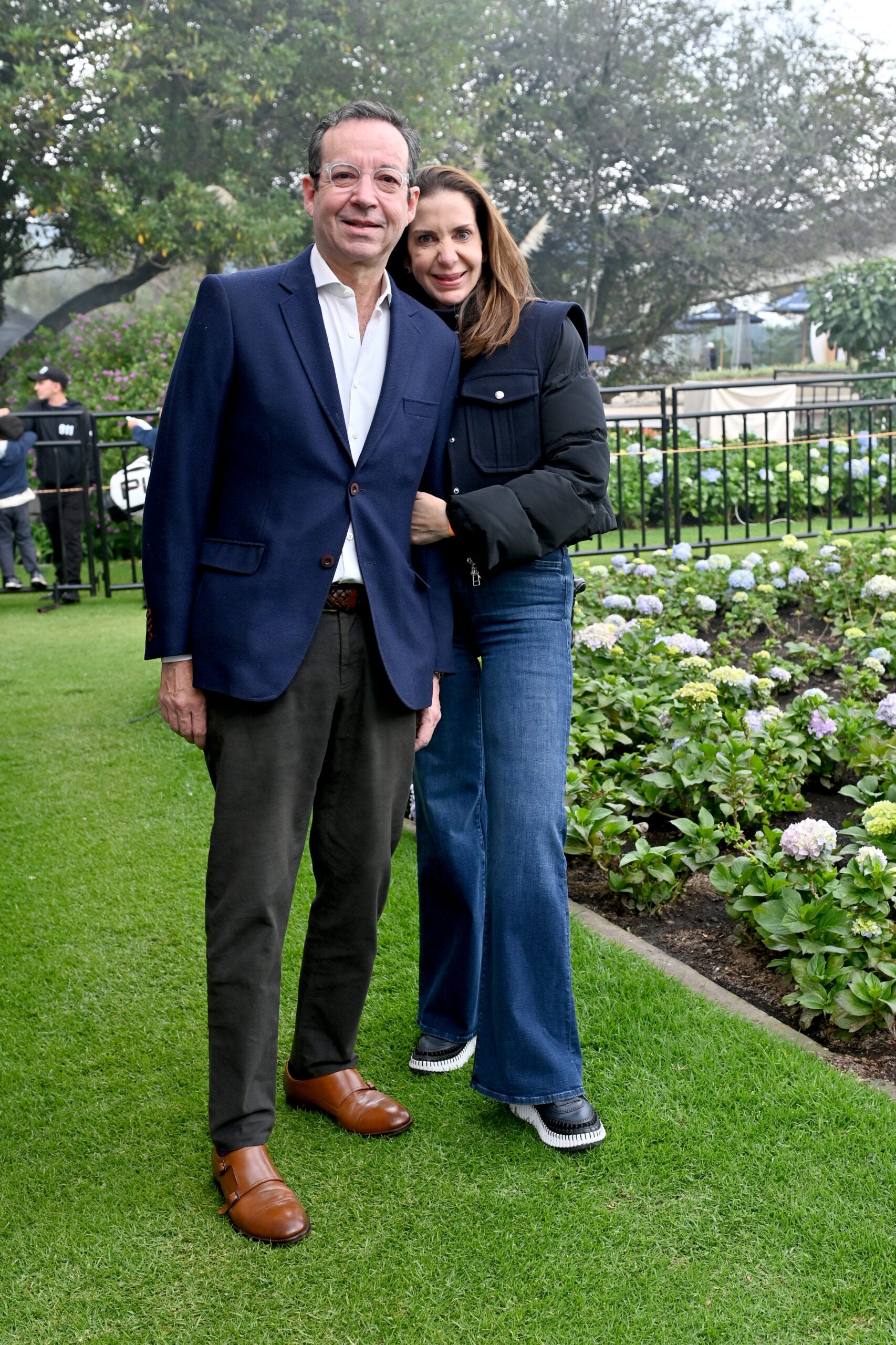 Vicente Casas, mercadólogo, publicistay presentador, en compañía de Gigi Steuer.