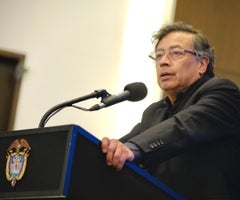 Petro alega que gremios de hidrocarburos buscan "tumbar" a Cielo Rusinque