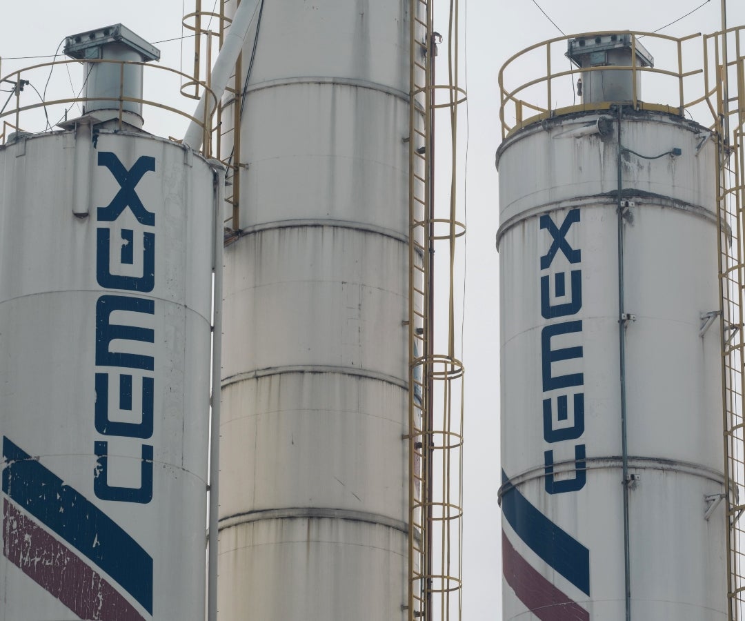 Cemex explora venta de negocio de cemento en Colombia