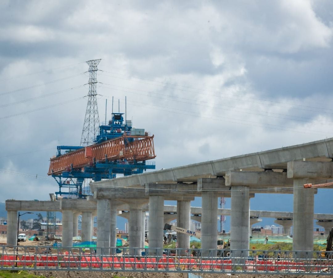 Instalación viaducto metro de Bogotá